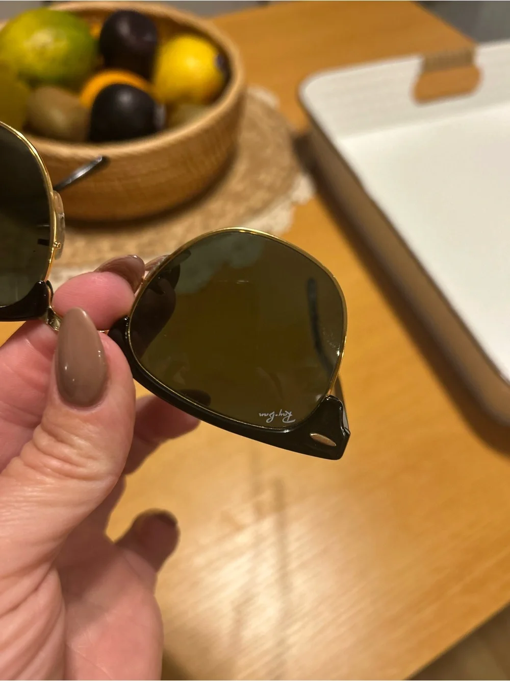Ray-Ban Clubmaster Sunglasses in Black/Gold w Green Lens no scratches on lenses